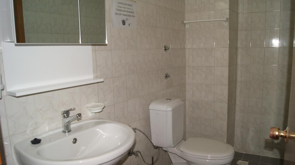 Family Room Private Bathroom