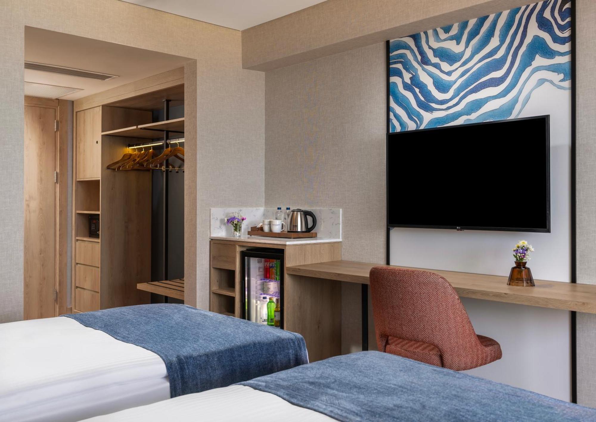 Superior Room 2 Single Beds