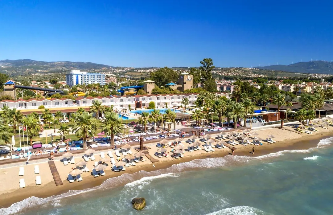 Risus Beach Resort Hotel-1