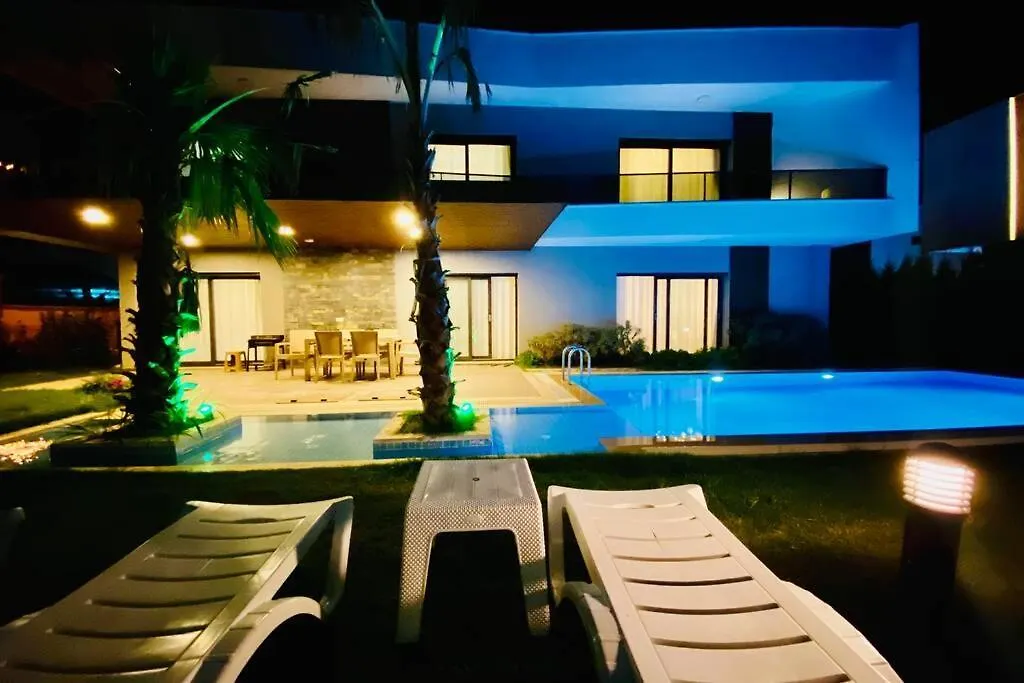 Oasis Villalari 15-1