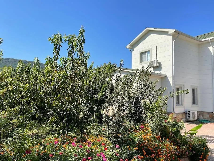 Kusadasi 6 Persoons Villa Met Privezwembad En Boomgaard-1