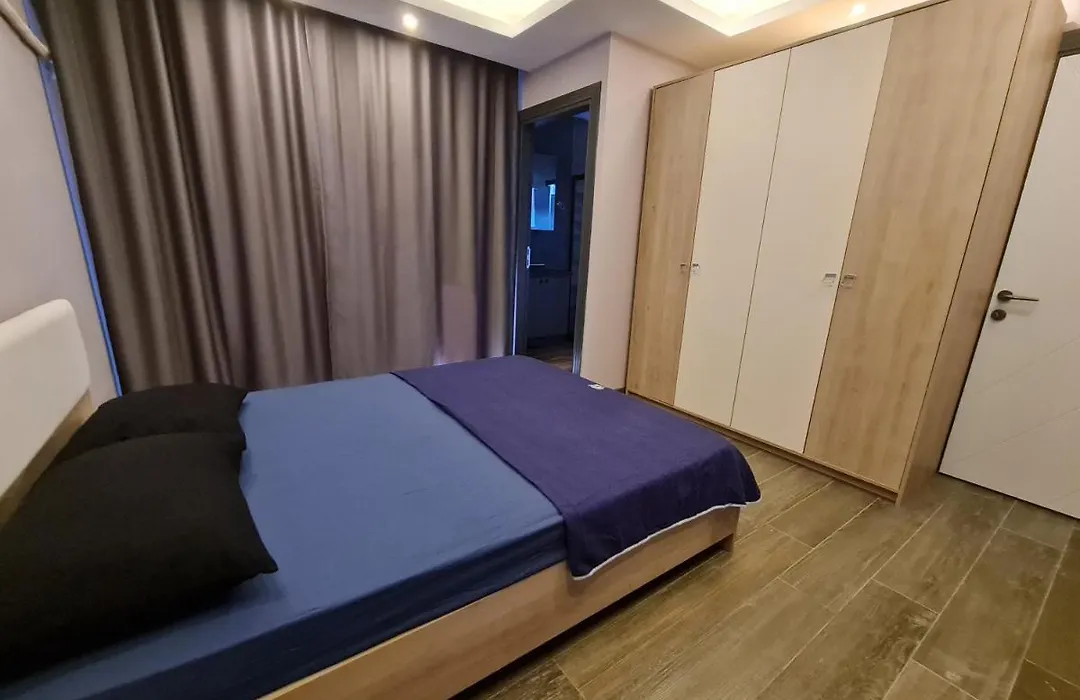 Oezel Havuzlu Lueks Villa-1