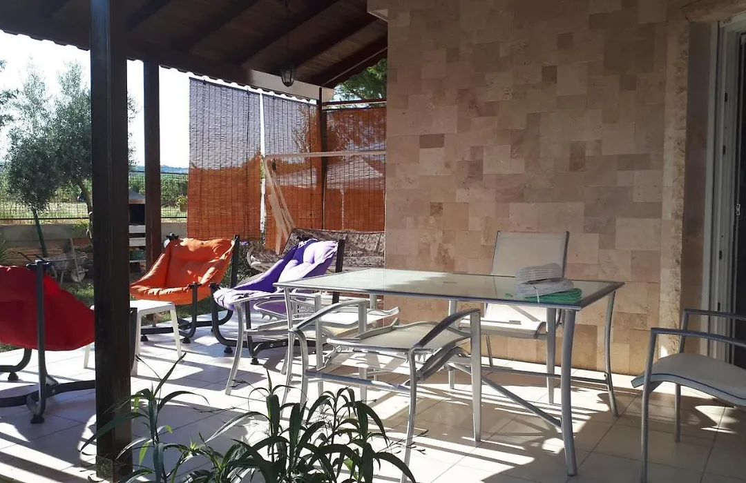 Strandnahe Villa Mit Gemeinschaftspool-1