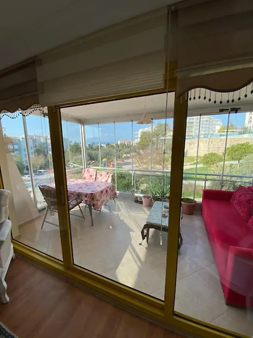 Kusadasi Marina'Da Havuzlu Site Konutu-1