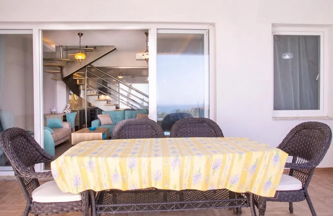 Spacious Flat With Pool In Kusadasi-1