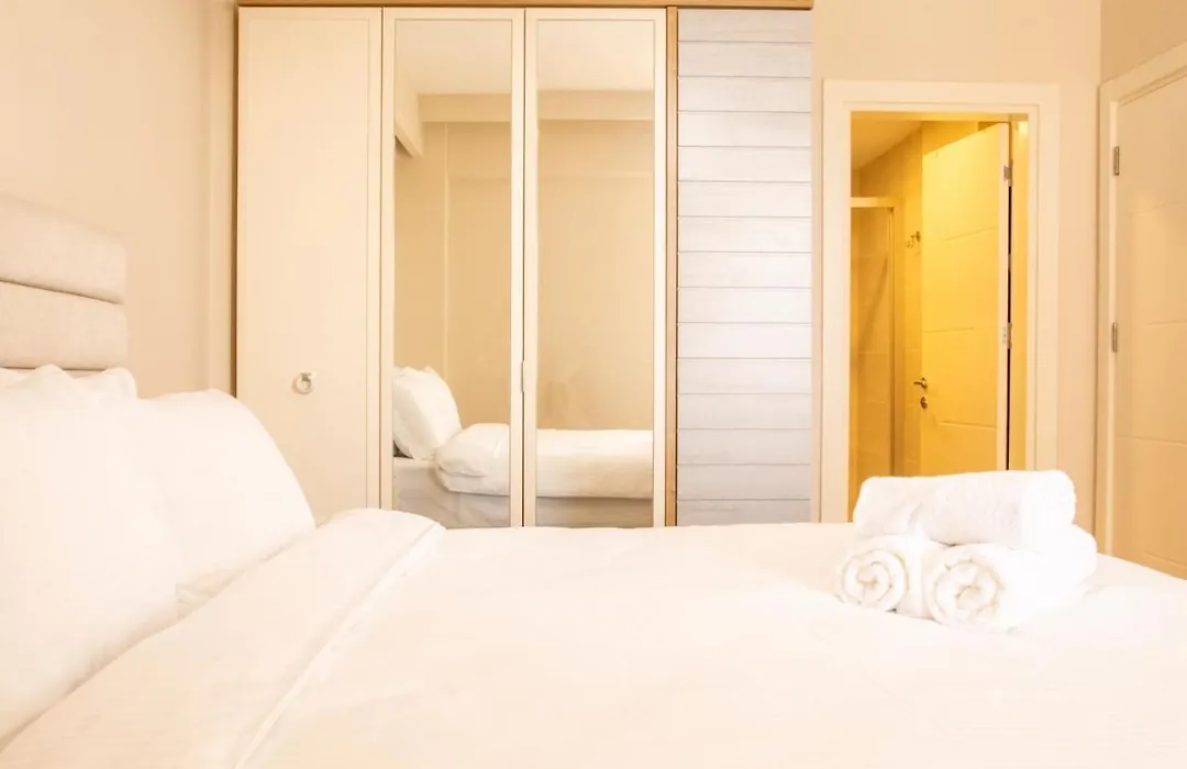 Spacious Perfect Flat With Private Pool-1