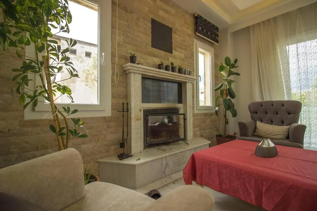 Kusadasi'Nda Havuzlu 4+1 Villa-1