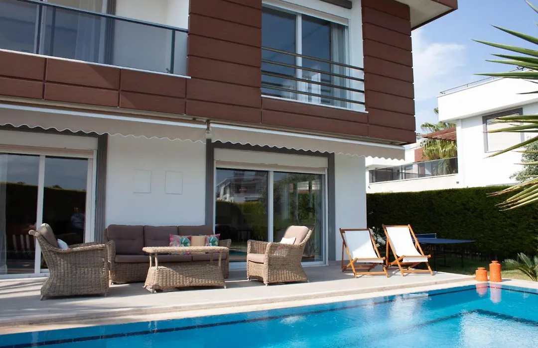 Gorgeous Central 5Br 5Ba Villa With Private Pool-1