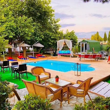 Mursel Garden Hotel-3