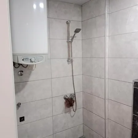 1+1 Esyali Havuzlu Kiralik Apart Daire Apartment-3
