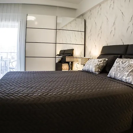 Luxurious 2Br! Netflix & Kitchen - 5 Min From Beach-3