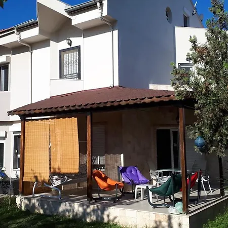 Strandnahe Villa Mit Gemeinschaftspool-2