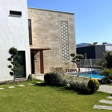 Villa In Kusadasi Mit Pool Und Garage-2