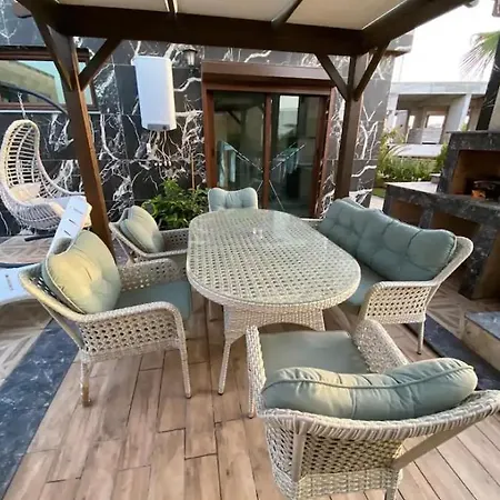 Oezel Havuzlu Villa-2