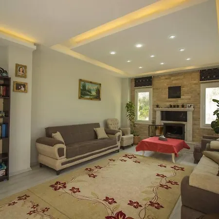 Kusadasi'Nda Havuzlu 4+1 Villa-2
