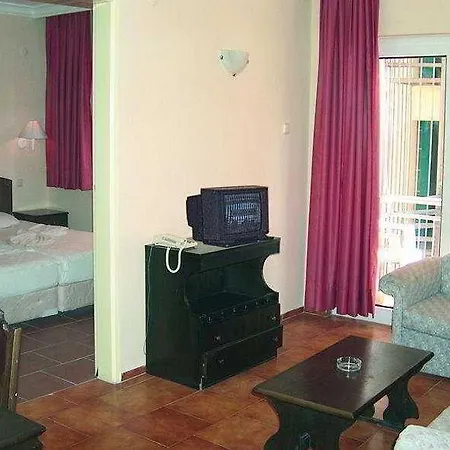 Cicey Apart-2