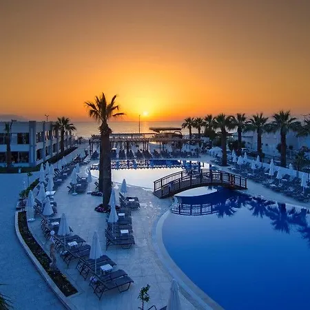 Palm Wings Beach Resort And Spa Kusadasi-2