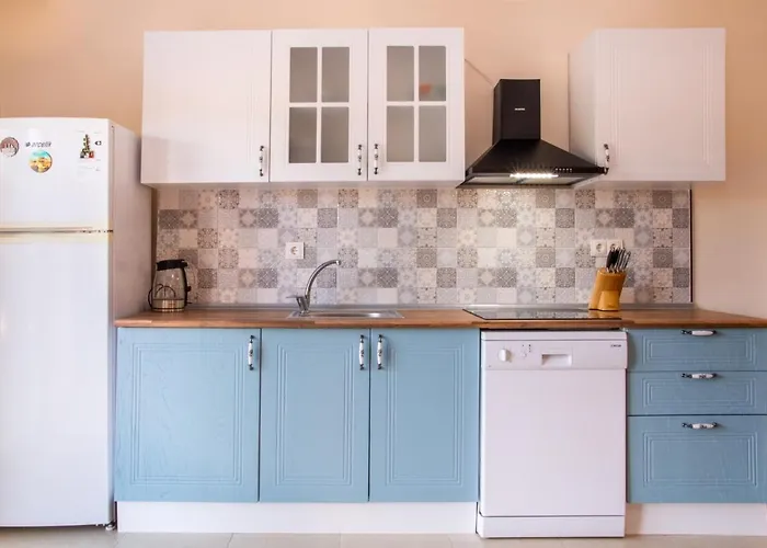 Gorgeous Separate Villa With Pool In Kusadası acceptant les animaux