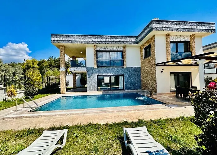 Magnifique Villa Avec Piscine Prive Kusadası