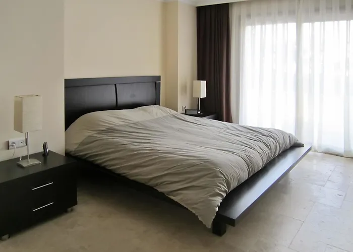 Spacious 4-Bedroom House In Kusadasi With Swimming Pool And Several T acceptant les animaux